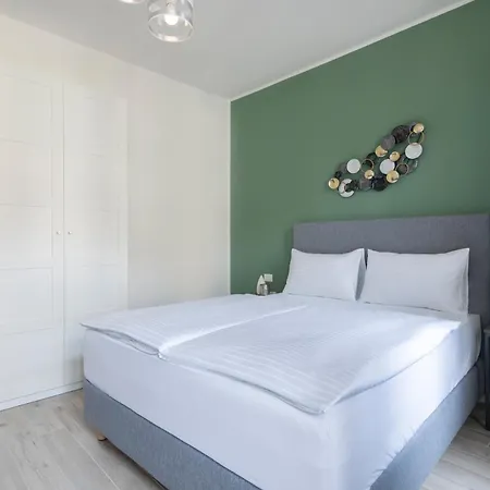 Kinsky Garden And By Dwellfort Aparthotel 4*