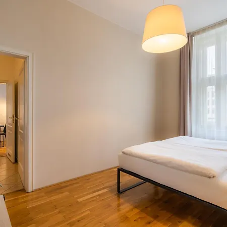 Ea Melantrich Hotel 4*