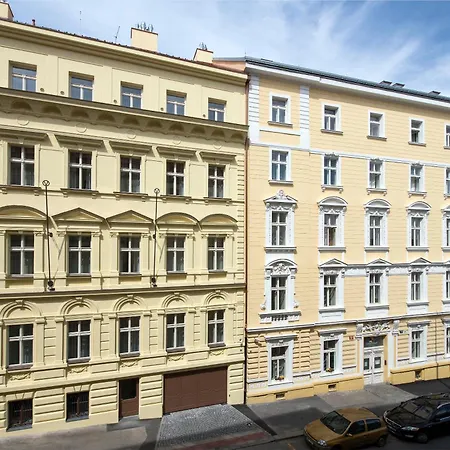 Aparthotel Downtown Rubesova 4*