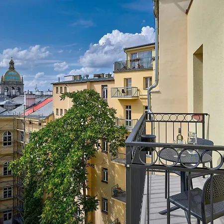 Downtown Rubesova Aparthotel 4*