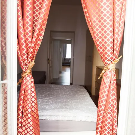 Spacious 2 Bedroom With Terrace * Prague