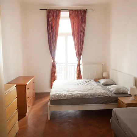Spacious 2 Bedroom With Terrace Apartment Prague