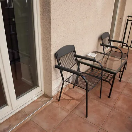 Apartment Spacious 2 Bedroom With Terrace *