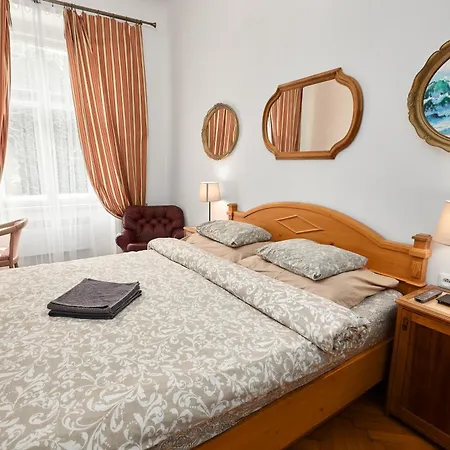 Homestay & Parking Assistance *