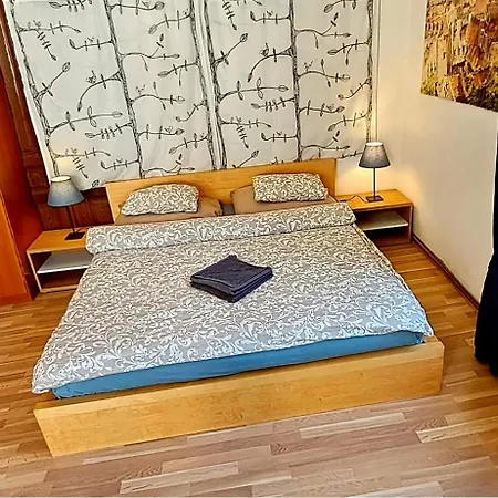 Old Town & Parking Assistance Homestay *