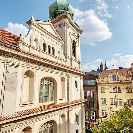 Old Town & Parking Assistance Homestay *