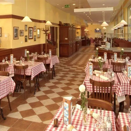 Ibis Mala Strana Hotel 3*