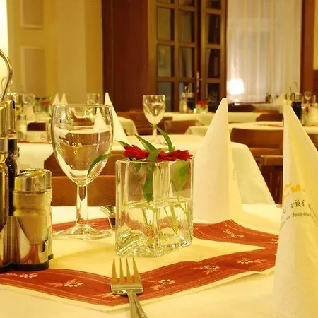 Hotel Three Crowns