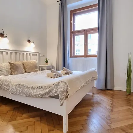 Finnem Florenc Apartment *