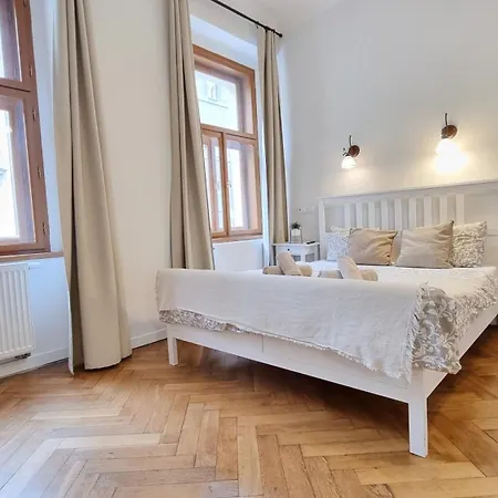 Finnem Florenc Apartment