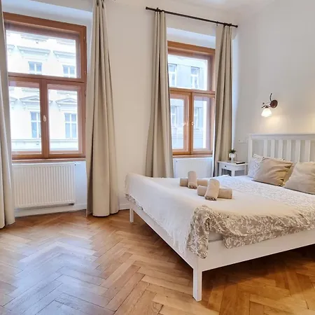 Finnem Florenc Apartment *