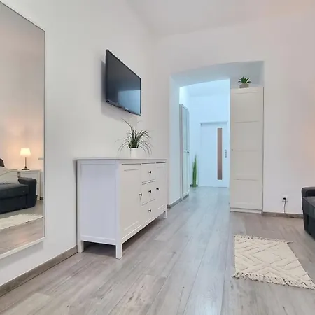 Finnem Florenc Apartment *