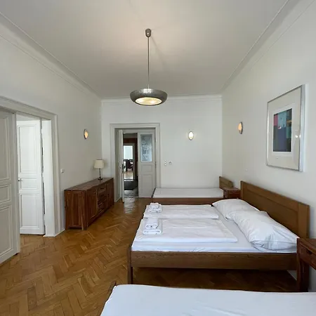 Charles Bridge Premium Residence Aparthotel 4*