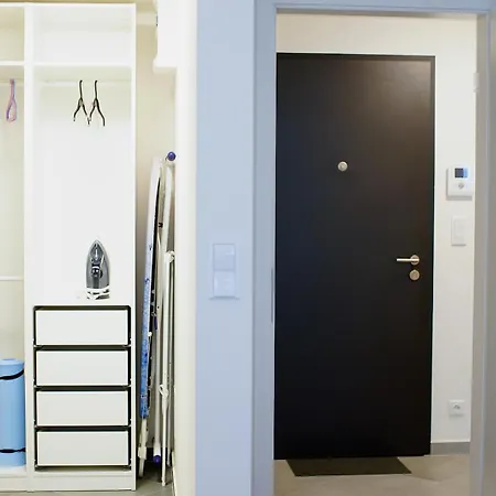 Holesovice Delight: Modern Comfort With A Twist In 7