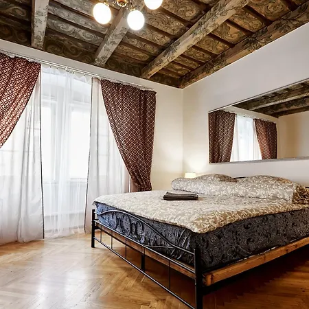 Homestay At The Blue Lion & Parking Assistance