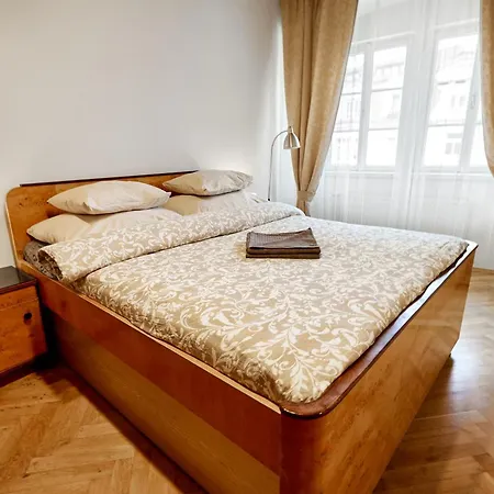 Homestay At The Blue Lion & Parking Assistance