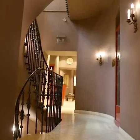Le Palais Art Szálloda 5*
