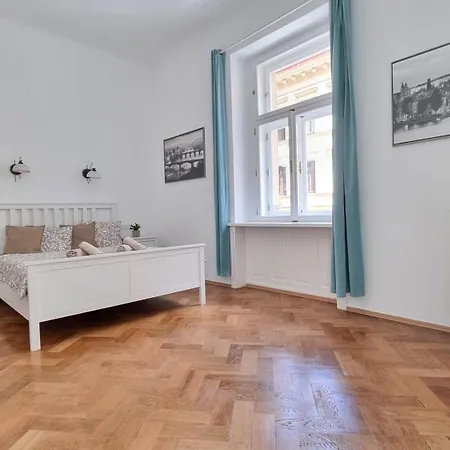Finnem Tyrsova Apartman