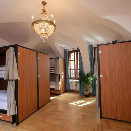 Women's Only - Female Only Praga