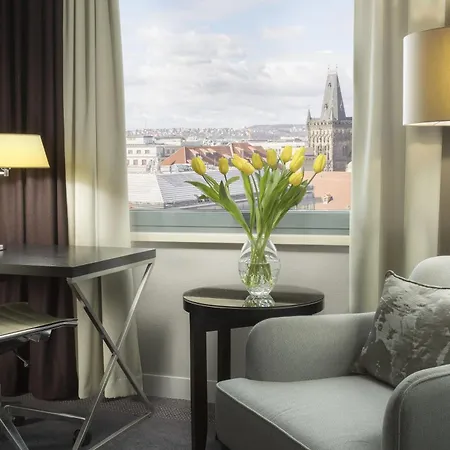 Hilton Old Town 5*