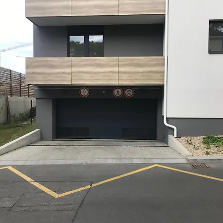 Apartment Free Parking- Newly Built *