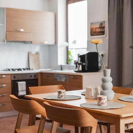Apartment Spacious With Huge Balcony! Prague