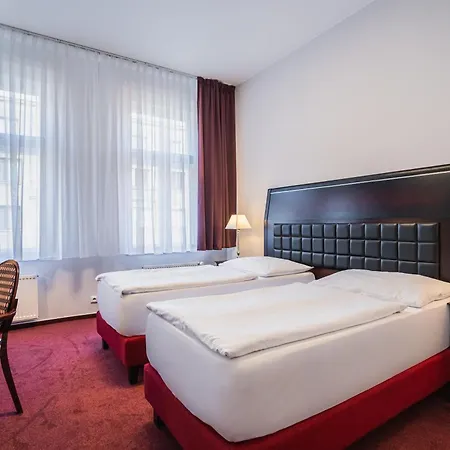 Ea Tosca Hotel 3*
