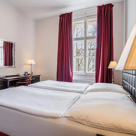 Ea Tosca Hotel 3*