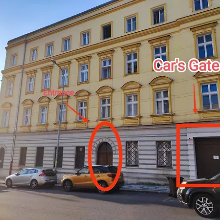 Spacious Flat & Parking Possibility, 3 Stops To Wenceslav Square