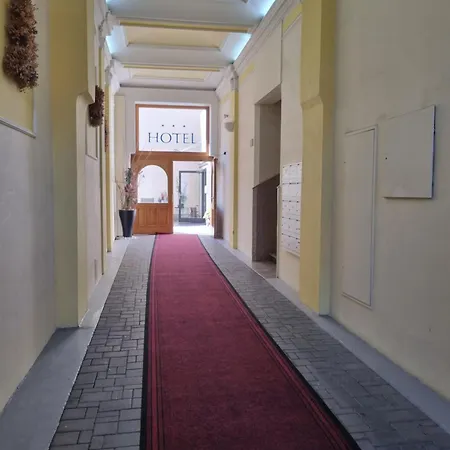 Claris Hotel 3*