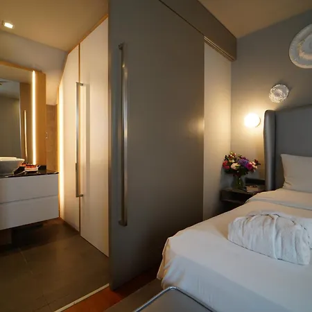 987 Design Szálloda