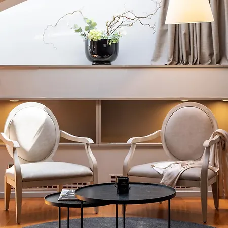 987 Design Hotell 4*