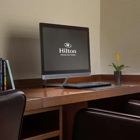 Hilton Old Town מלון 5*