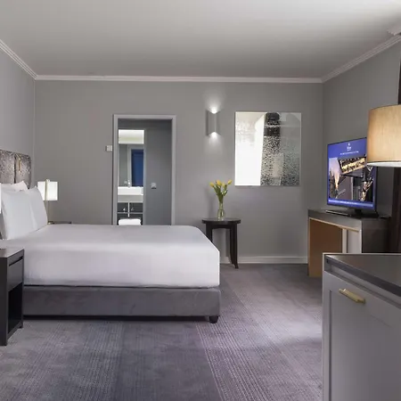 מלון Hilton Old Town