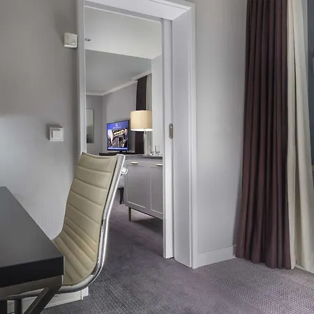 Hilton Old Town 5*