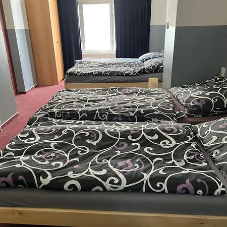 Hostel Moon