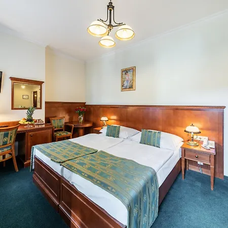 Arkada Hotel