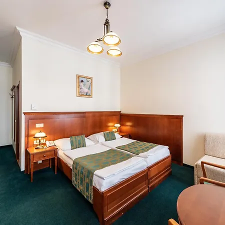 Hotel Arkada 4*