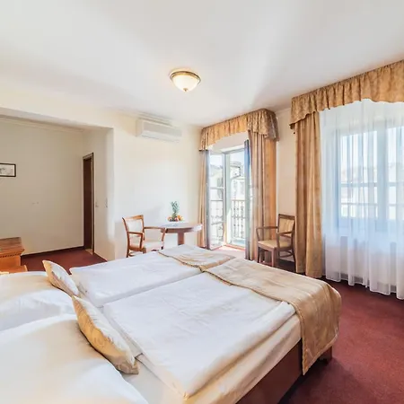 Arkada Hotel 4*