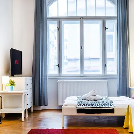 Grand Deluxe Vip Appartamento Praga