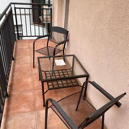 Spacious 2 Bedroom With Terrace Apartment Prague