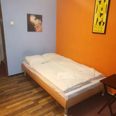 Bed & Breakfast Club
