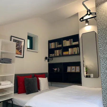 Apartment Cozy Friendly Place With Free Parking