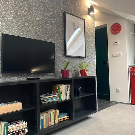 Cozy Friendly Place With Free Parking Apartment *