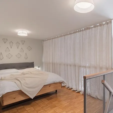 Days - Loft - Parking - 4 Min Wenceslas Sq Apartment Prague