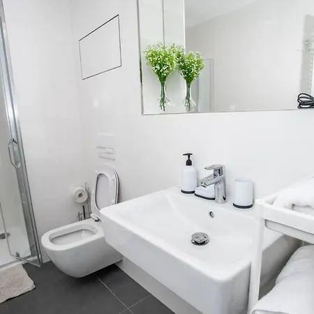 Apartment Free Parking- Newly Built