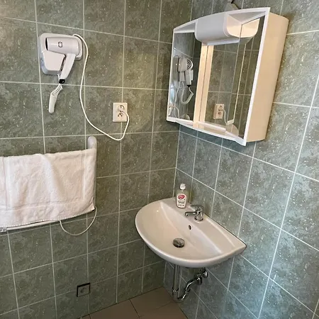 Nová Hospoda 2*