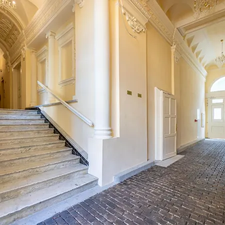 Stepanska Apartment