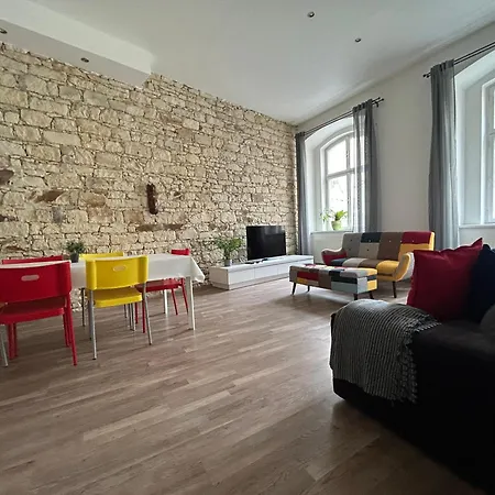 Party House - Ve Smeckach 18, Center!! Prague