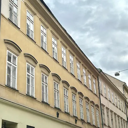 Party House - Ve Smeckach 18, Center!! *